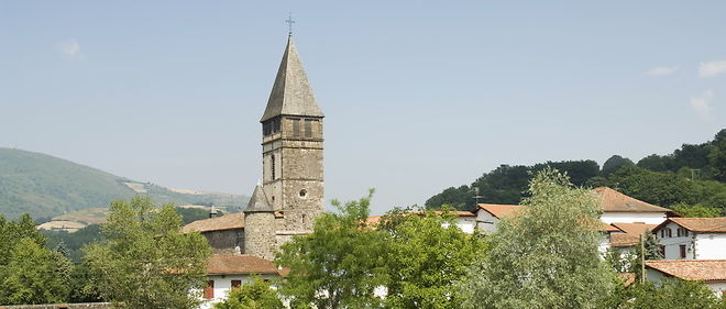 Saint-Etienne-de-Baigorry, un village basque de 1 600 habitants, a accueilli 49 migrants au cours de l'hiver.