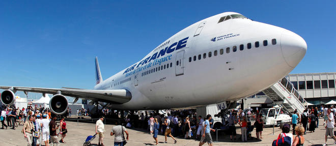 La compagnie aerienne Air France-KLM a renoue avec les benefices en 2015, pour la premiere fois depuis sept ans.