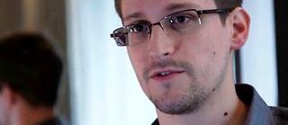 Merci Edward Snowden, merci Tim Cook, affirme Aberkane, de faire le travail que nos États démocratiques devraient faire. ©The Guardian