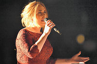 Adele lors des Grammy awards à Los Angeles le 15 février ©KEVORK DJANSEZIAN