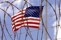 Barack Obama pr&eacute;sente un plan pour fermer la prison de Guant&aacute;namo
