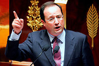 Le 21 fevrier 2006, Francois Hollande tonnait a l'Assemblee nationale contre la politique du gouvernement : "Tirer pretexte de la precarite de quelques-uns pour la generaliser a tous est insupportable !" s'exclamait le Premier secretaire du PS. (C)DAMIEN MEYER
