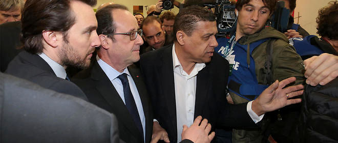 Francois Hollande, accompagne du president de la FNSEA, Xavier Beulin.