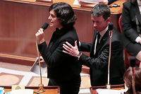 Manuel Valls et la ministre du travail Myriam El Khomri à l'Assemblée nationale.  ©JACQUES DEMARTHON