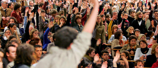 En mars 2006, des milliers d'etudiants de plusieurs dizaines d'universites manifestaient contre le contrat premiere embauche (CPE). Un anniversaire qui donne des ailes a l'intersyndicale etudiante a l'heure de la loi El Khomri.