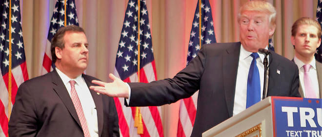 Le visage defait et le regard vide de Chris Christie, le gouverneur republicain du New Jersey, qui s'est rallie a Donald Trump, en dit long sur l'etat du parti conservateur americain.