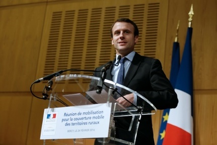 Le ministre francais de l'Economie Emmanuel Macron a Paris le 24 fevrier 2016