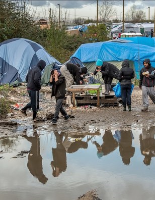 &quot;Jungle&quot; de Calais : des personnalit&eacute;s lancent un appel pour aider les r&eacute;fugi&eacute;s