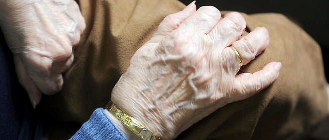 Des mains d'une personnes agees (photo d'illustration).
 