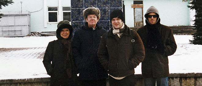Hello, Eylau ! En 2007, Jean-Paul Kauffmann, accompagne de sa femme et de ses deux fils, retourne sur les lieux de la victoire napoleonienne, dans l'enclave russe de Kaliningrad.