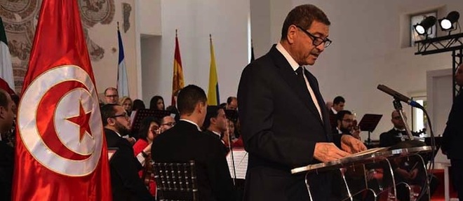 Le Premier ministre tunisien Habib Essid le 18 mars 2016 lors de la premiere commemoration de l'attentat du Bardo.