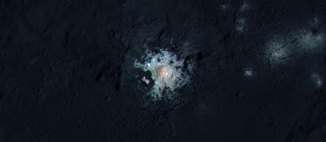 Les mysterieuses taches lumineuses de Ceres se devoilent