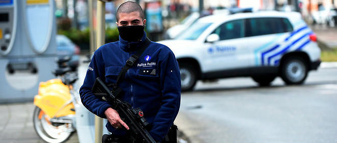 Une operation antiterroriste dans le quartier de Schaerbeek a Bruxelles, le 25 mars. 