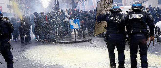 Des affrontements ont eu lieu entre policiers et manifestants anti-loi travail.