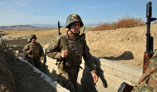 Des soldats arméniens de la région séparatiste de Nagorny Karabakh, à la frontière avec l'Azerbaïdjan, le 26 octobre 2012 © KAREN MINASYAN AFP/Archives