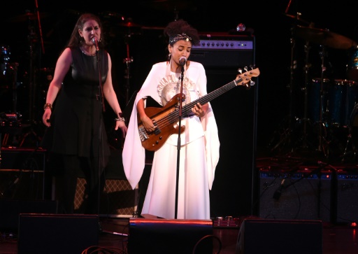 Esperanza Spalding chante "If You Can See Me" lors d'un concert hommage à David Bowie au Radio City Music Hall le 1er avril 2016 à New York © Jamie McCarthy GETTY IMAGES NORTH AMERICA/AFP