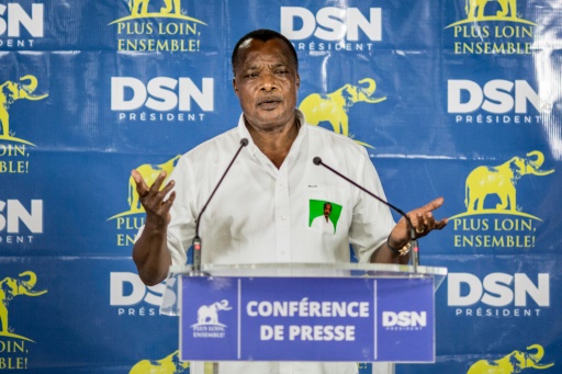 Le président réélu Denis Sassou Nguesso le 24 mars 2016 en conférence de presse à Brazzaville © MARCO LONGARI AFP/Archives