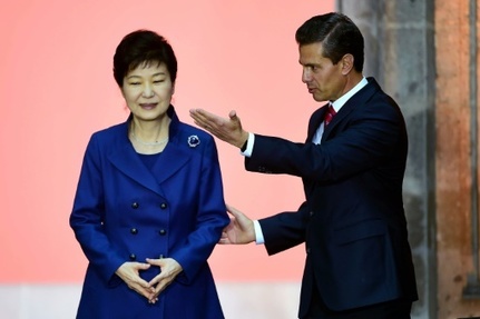 La presidente sud-coreenne Park Geun-hye avec son homologue mexicain Enrique Pena Nieto, le 4 avril 2016 a Mexico