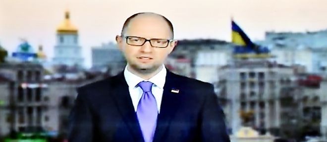 Image du Premier ministre ukrainien Arseni Iatseniouk capturee sur une un ecran de tele lorsqu'il a annonce sa demission a l'occasion d'une emission de television hebdomadaire, le 10 avril 2016