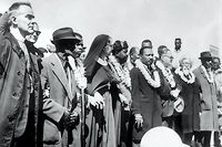 Manifestation pour les Droits civiques dirigee par Martin Luther King, Ralph Abernathy, John Lewis et d'autres leaders laiques et religieux, lors d'une marche de Selma a Montgomery le 22 mars 1965, Alabama, Etats-Unis. La manifestation s'est terminee dans un bain de sang orchestre par les forces de l'ordre.