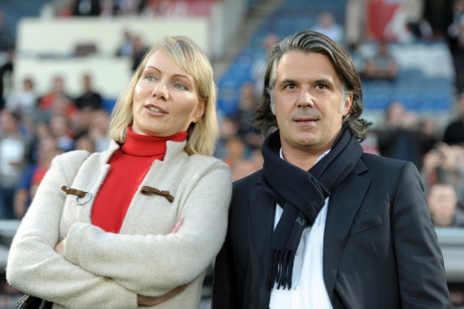 La propriétaire de l'OM Margarita Louis-Dreyfus et le président du club Vincent Labrune, le 12 avril 2015 lors d'un match à Bordeaux © NICOLAS TUCAT AFP