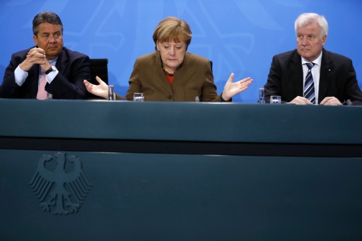 (g-d)Le vice-chancelier Sigmar Gabriel, la chancelière Angela Merkel et le  ministre-président de Bavière Horst Seehofer lors d'une conférence de presse à Berlin, le 14 avril 2016  © ODD ANDERSEN AFP