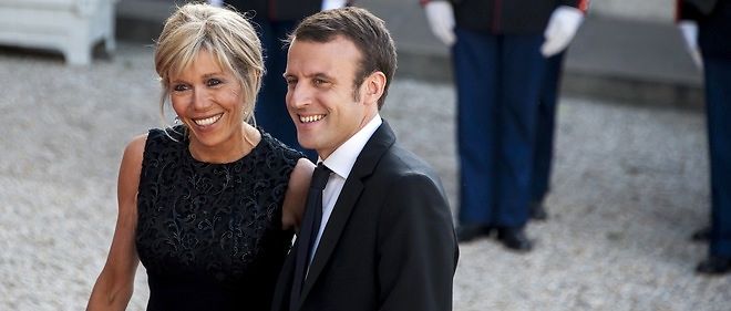 Emmanuel Macron et sa femme Brigitte, le couple le plus glamour du gouvernement.