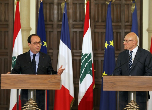 Le président français François Hollande (g) et le Premier ministre libanais Tamam Salam (d) à Beyrouth le 16 avril 2016 © ANWAR AMRO AFP