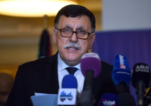 Le Premier ministre libyen Fayez al-Sarraj, ici à Tunis le 8 janvier 2016, doit recevoir le soutien des ministres des Affaires étrangères français et allemand pour appliquer l'accord de paix © FETHI BELAID AFP/Archives