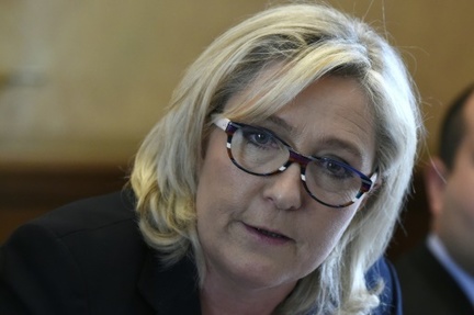 La presidente du FN Marine Le Pen, lors d'une conference de presse a Paris, le 7 avril 2016