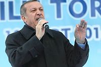 Turquie : Erdogan poursuit les purges dans les fiefs de ses ennemis