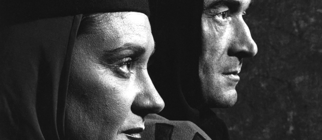 Maria Casares et Jean Vilar dans "Macbeth" de William Shakespeare, mis en scene par Jean Vilar, au Theatre national populaire (1954).