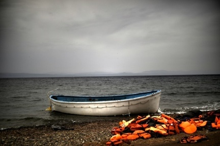 Des migrants secourus en Mediterranee et debarques a Kalamata (Grece) ont raconte avoir assiste a un naufrage ayant fait jusqu'a 500 morts