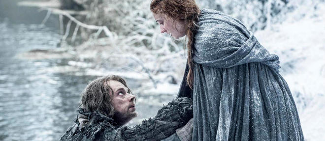 Les retrouvailles fraternelles de Theon et Sansa dans l'episode 1 de la saison 6.
