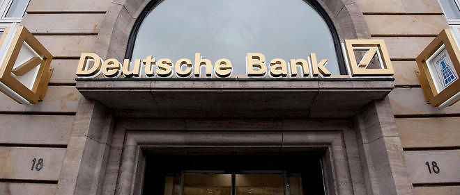 La banque a annonce qu'elle allait cooperer avec les autorites.