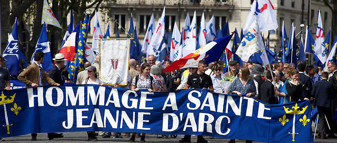 Paris Des Cortèges Dextrême Droite En Lhonneur De Jeanne