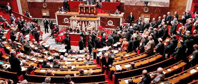 Entre 30 et 35 deputes socialistes auraient soutenu la motion de censure contre le gouvernement de Manuel Valls.