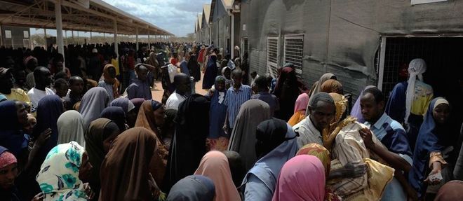 Dadaab, le plus grand camp de refugies au monde, au Kenya, ici lors d'une distribution de vivres. 