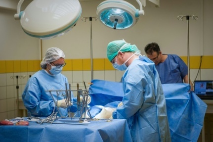 Image d'illustration d'une operation chirurgicale alors que l'hopital de Boston annonce la premiere greffe de penis reussie aux Etats-Unis