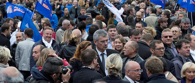 Eric Ciotti s'est invite au rassemblement des policiers a Paris a l'appel du syndicat Alliance, place de la Republique a Paris.