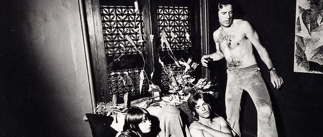 Diabolique. Kenneth Anger (tatoue), pendant le tournage de "Lucifer Rising", a Londres, en 1972.