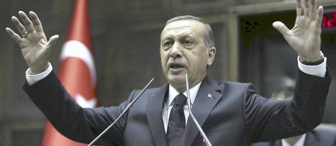 La Turquie accueille << 2,5 millions de refugies >>, 2,2 millions de Syriens  et 300 000 Irakiens, a rappele Erdogan lors d'un discours a Istanbul.