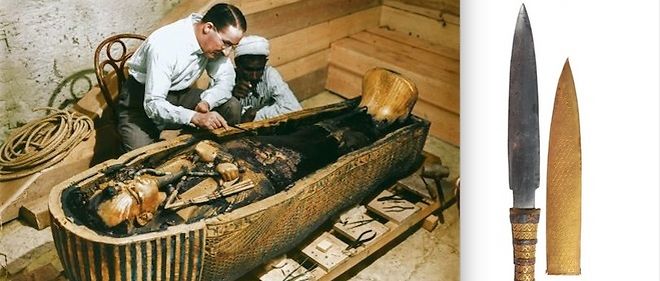 Howard Carter pres du sarcophage de Toutankhamon et de la dague.