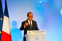 François Hollande a renoncé à sa décision d'amputer les subventions des organismes de recherche. ©Francois Mori/AFP Photo