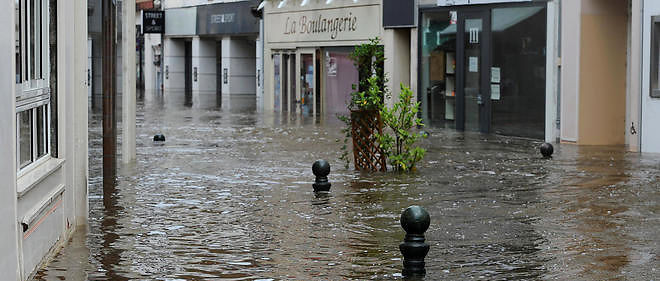 Montargis, surnomee la Venise du Gatinais, est sous les eaux.