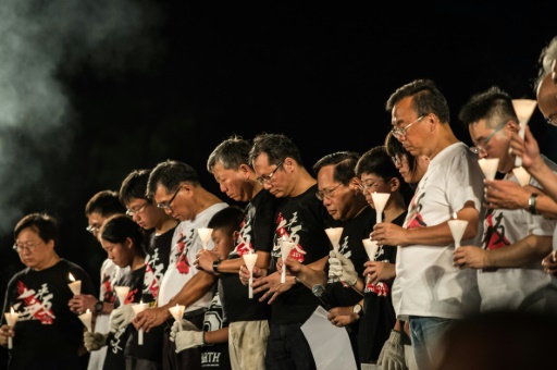 Instant de recueillement à Hong Kong en commémoration de la répression sanglante de la place Tiananmen, le 4 juin 2016  © ANTHONY WALLACE AFP
