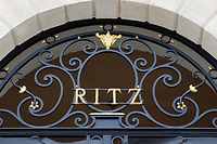 La saga de l'h&ocirc;tel Ritz &agrave; travers 10 personnalit&eacute;s de l&eacute;gende