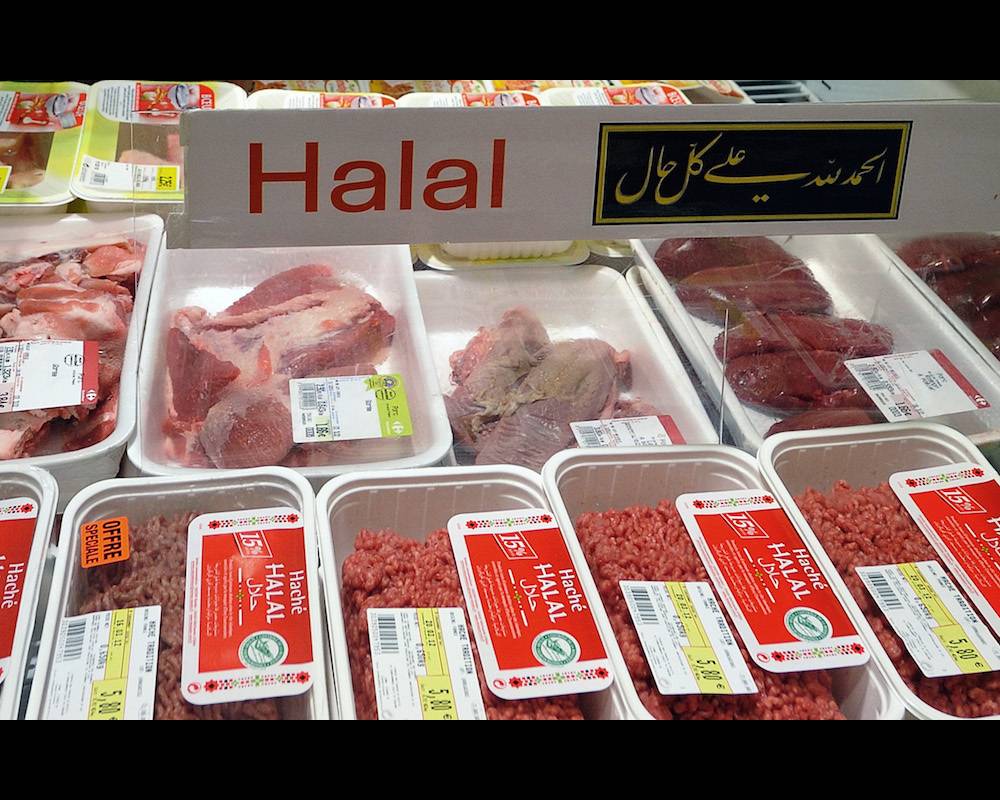 De la viande halal dans un supermarché Carrefour en mai 2012.  ©  AFP PHOTO / PHILIPPE HUGUEN