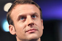La cote de popularit&eacute; d'Emmanuel Macron s'effrite