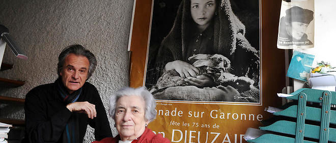 Michel Dieuzaide, le fils du photographe, avec sa mere, Jacqueline.
 